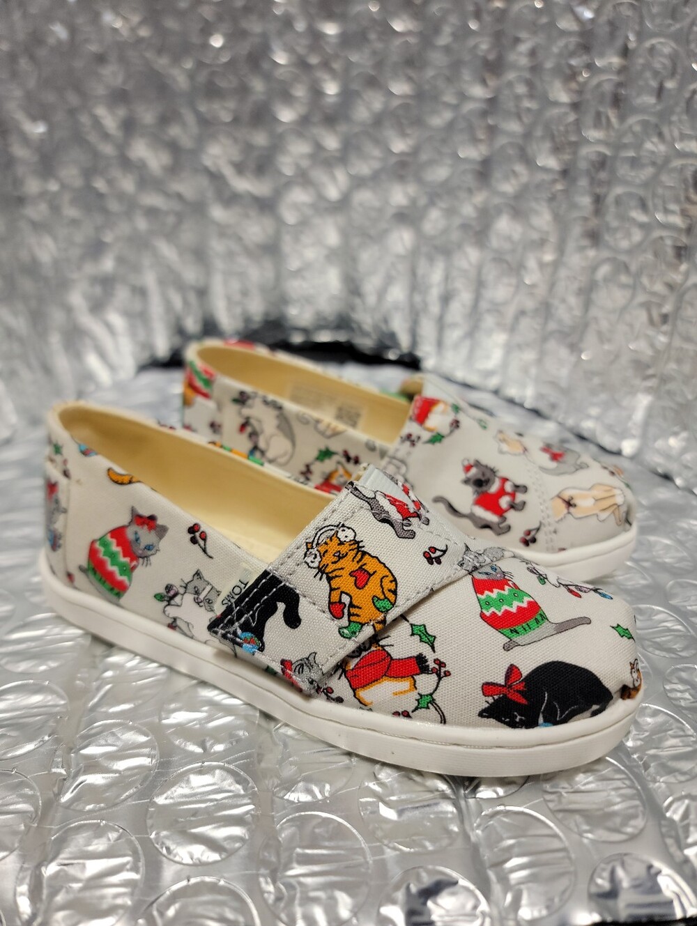 TOMS Belmont Slip-On (Holiday Cats)